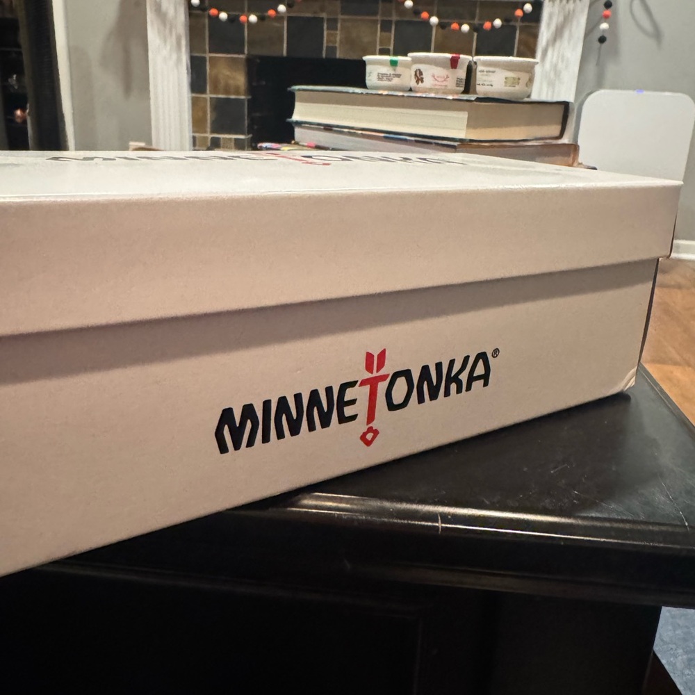 Minnetonka Women's Cally Slipper - Gray - Picture 11 of 12